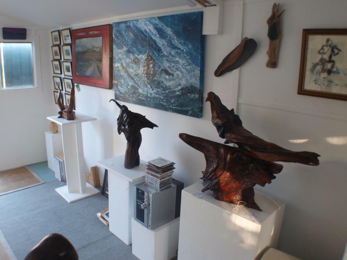 Lakefield Gallery Keel  Exteriér fotografie